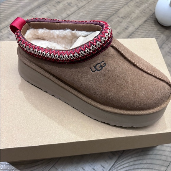 UGG Tazman - Picture 1 of 10